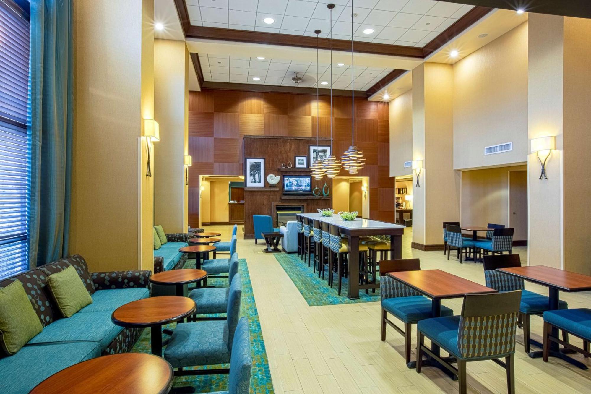 Hampton Inn & Suites Sacramento-Elk Grove Laguna I-5 Exterior photo